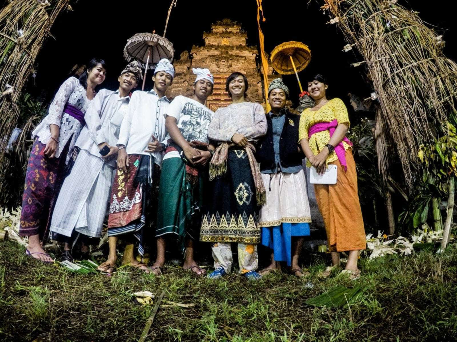 Được các bạn thết đãi màn xem điệu múa Bali trứ danh